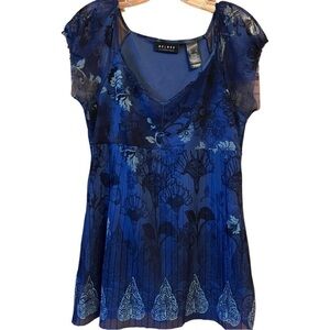 Axcess Top in shades of blue